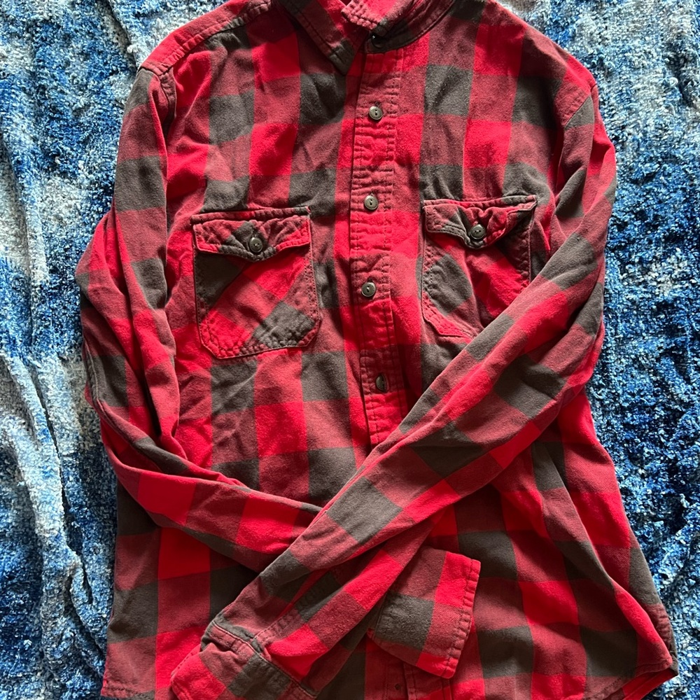 Arizona Jean Company Red and Black Casual Button Down Shirt